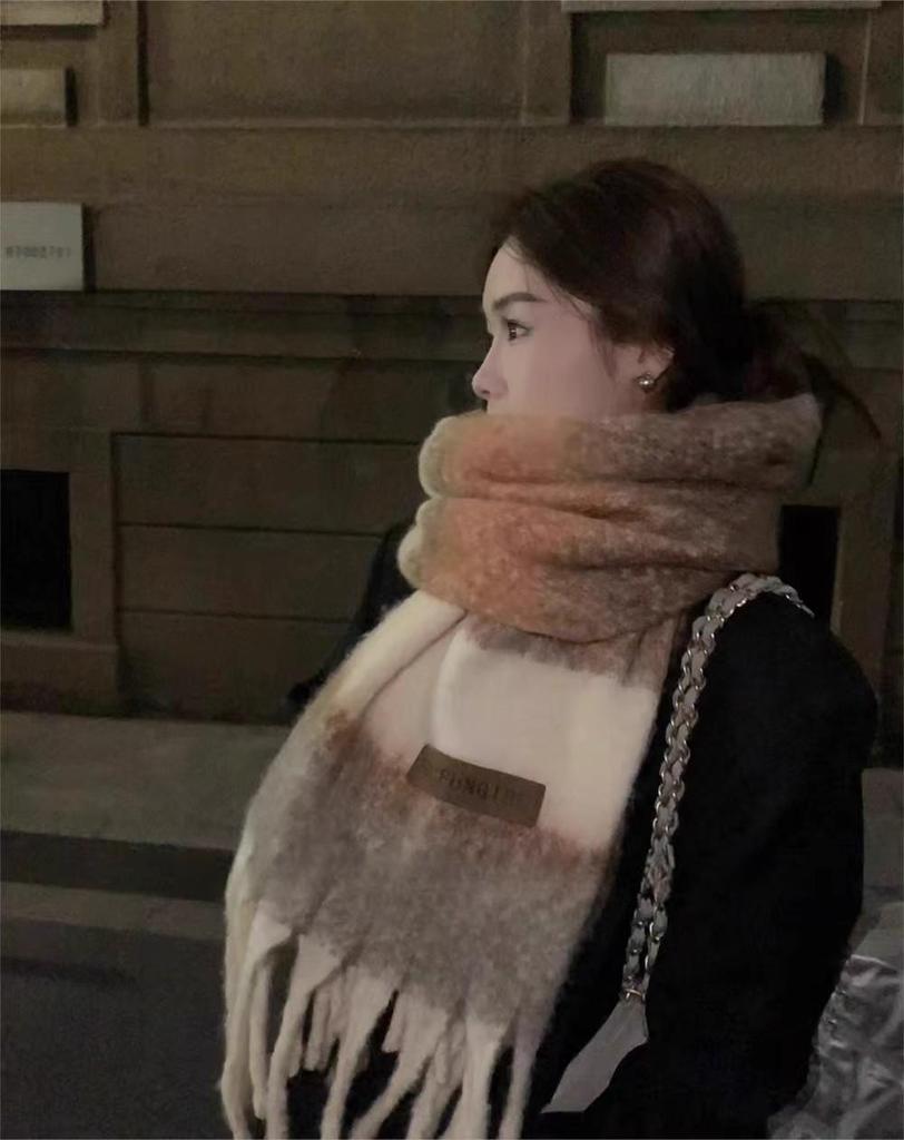 2025 Retro Striped Gradient Scarf: Thickened Warm Neck Warmer for Women