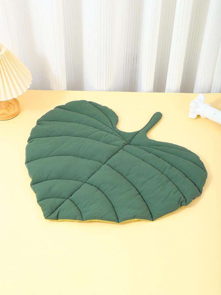 Leaf-Shaped Four Seasons Pet Mat - Bite-Resistant Cat & Dog Bed