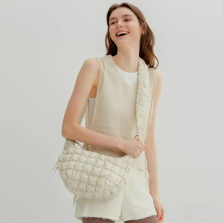 

Середня сумка через плече Aiden Quilting (2колір) 33x21x11cm слонова кістка