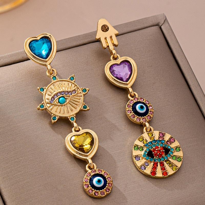 Fashion Retro Niche Exquisite Gem Palace Earrings Light Luxury High-end Heavy Industry Gold Earrings for Women