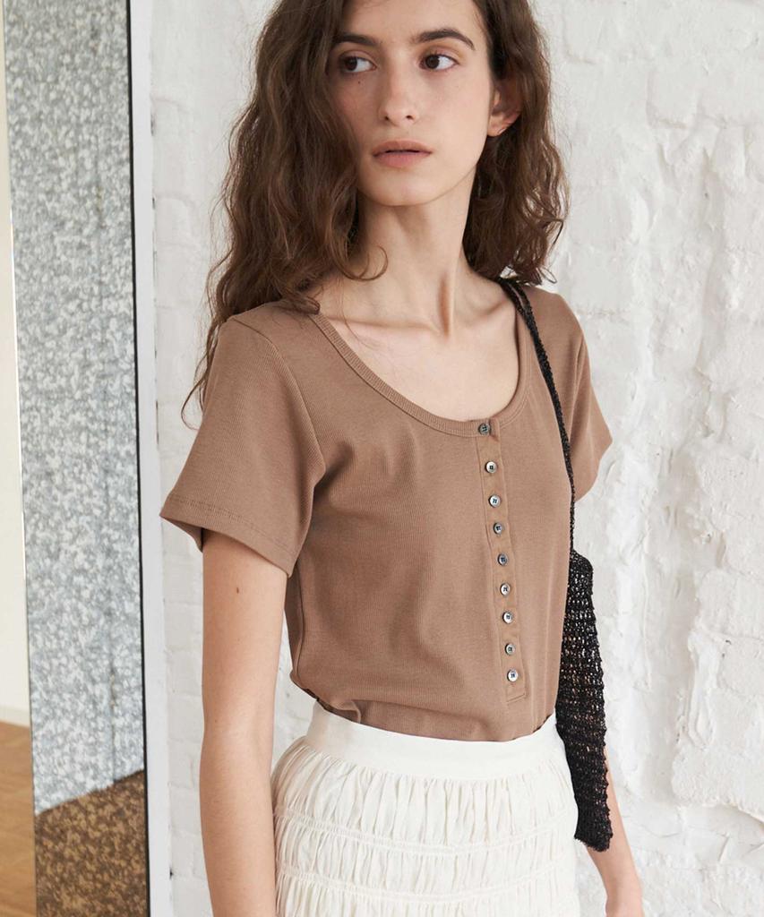 THERYE U-Neck Button T-Shirt(Beige)
