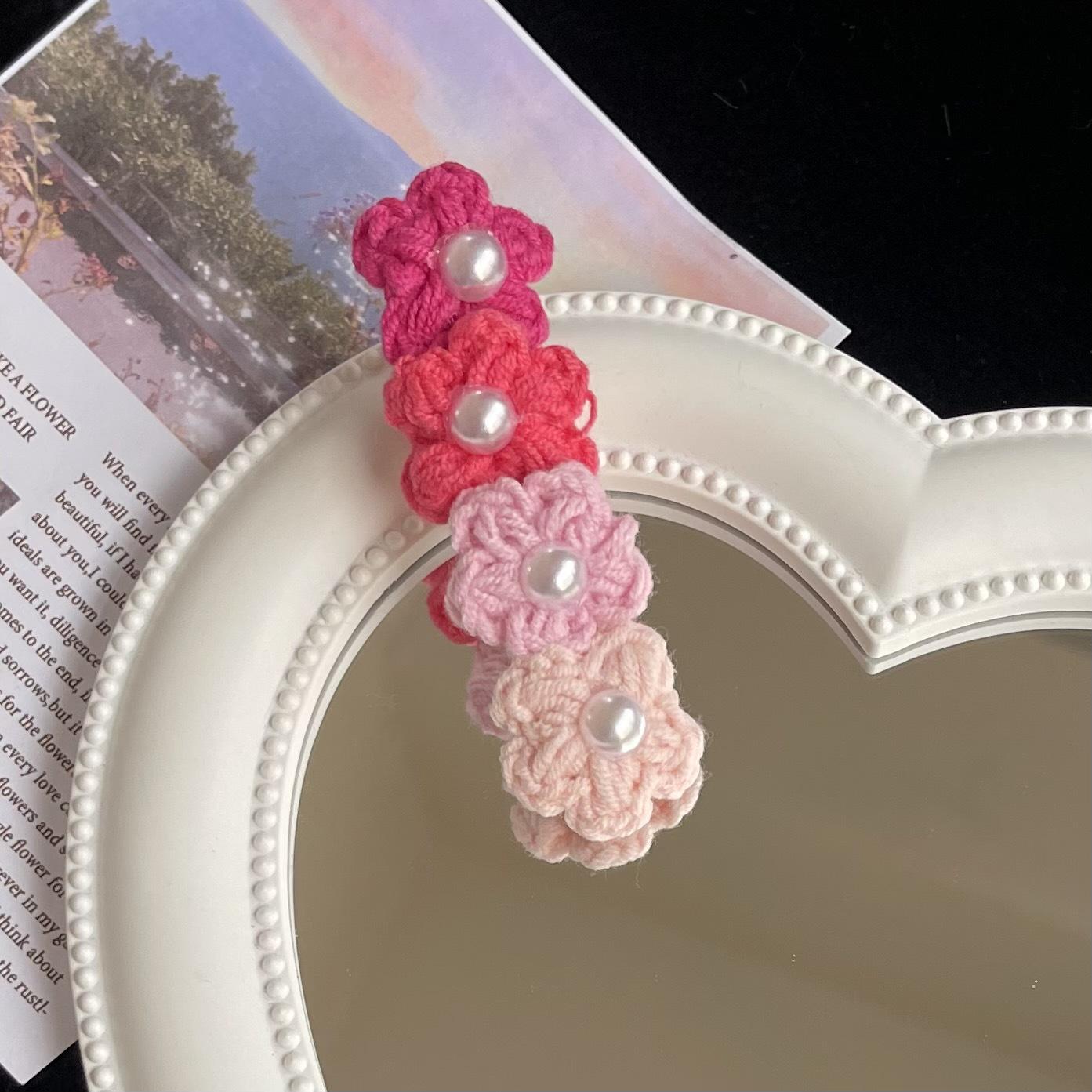 

Pearl Flower Gradient Woolen Knitted Hair Clip | Cute Retro Barrette | Versatile Bangs Accessory