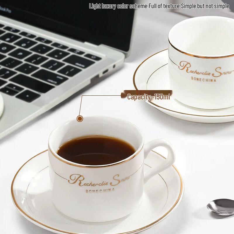 Europeiskt Keramiskt Kaffekoppsset med Fat och Sked