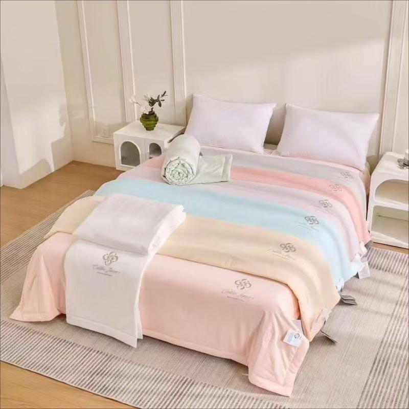 Hongdou YLHQS-200 Light Luxury Summer Quilt