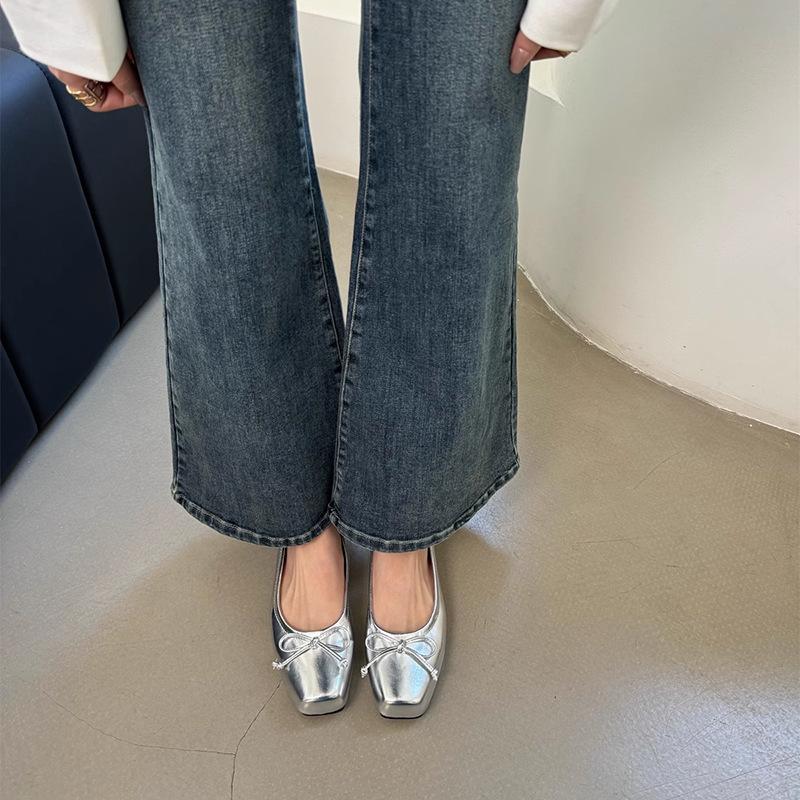 Silver Single Shoes Women's Autumn 2025 New Square Head Small Leather Shoes Light Mouth Beanie Shoes Gentle Wind Bow Ballet Shoes
