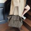 Fashi Canvas Large Capacity Casual Shoulder Bags for Women 2026 New Retro Leopard Pattern Stylish Design Super Cool Tote Bags