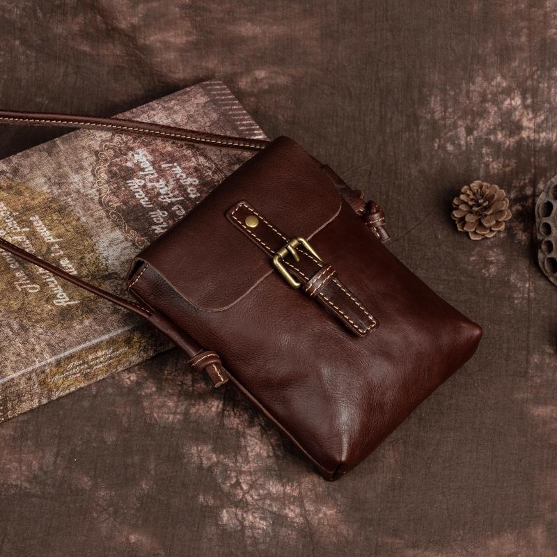 Vintage and Trendy Women's Bag, Vintage and Artistic Style Vegetable Tanned Leather Small Bag, Simple Single Shoulder Crossbody Phone Bag