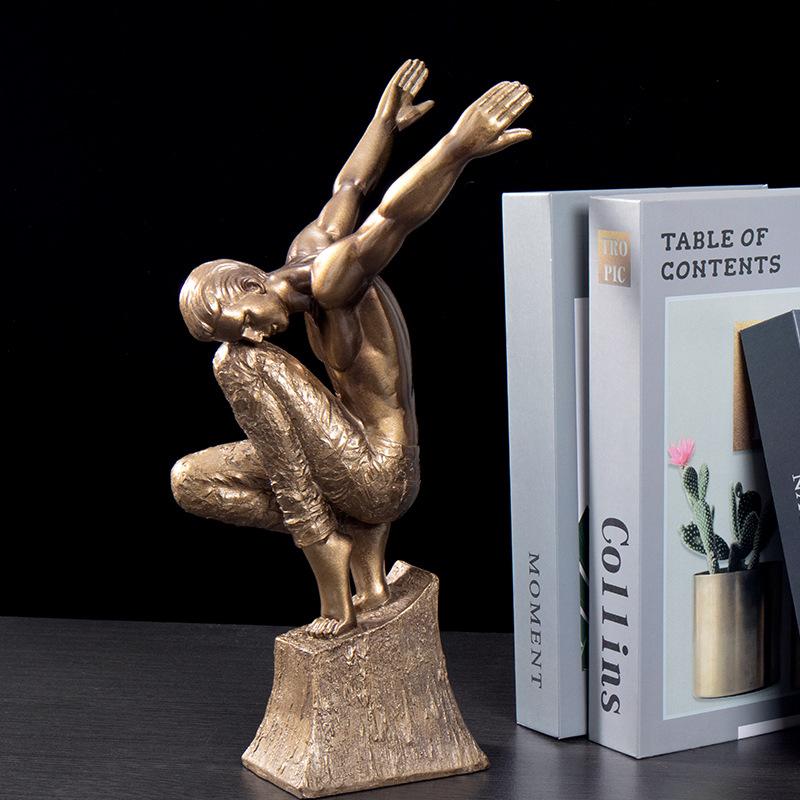 Europäische Fitness Herren Skulptur Ornamente Modellraum Feine Dekoration Premium Stil Wohnzimmer Eingang Weinschrank Heimgebrauch Dekoration