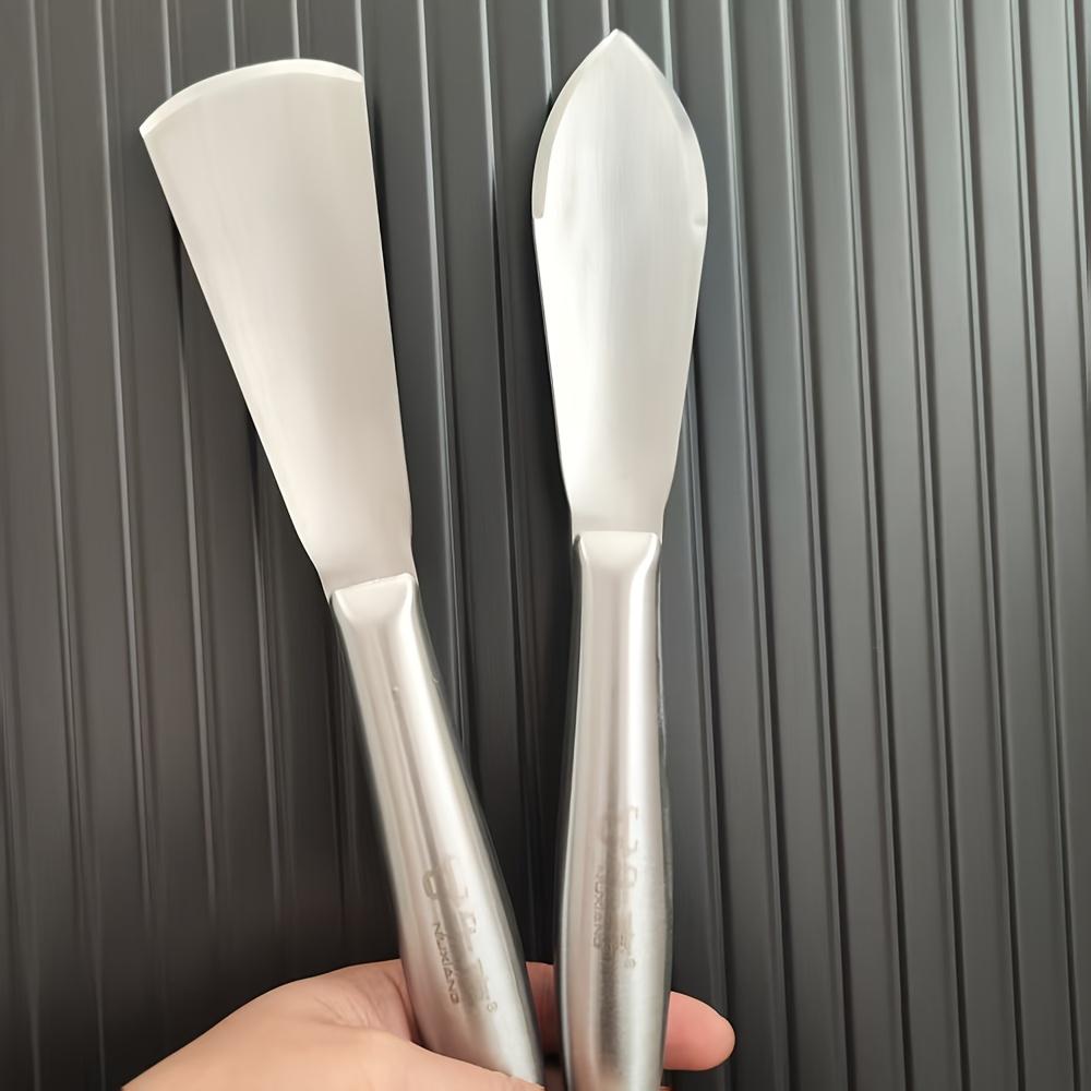 A Heavy-Duty Stainless Steel Gardening Trowel Available in Flat And Pointed Versions, Ideal for Planting, Weeding, And Loosening Soil