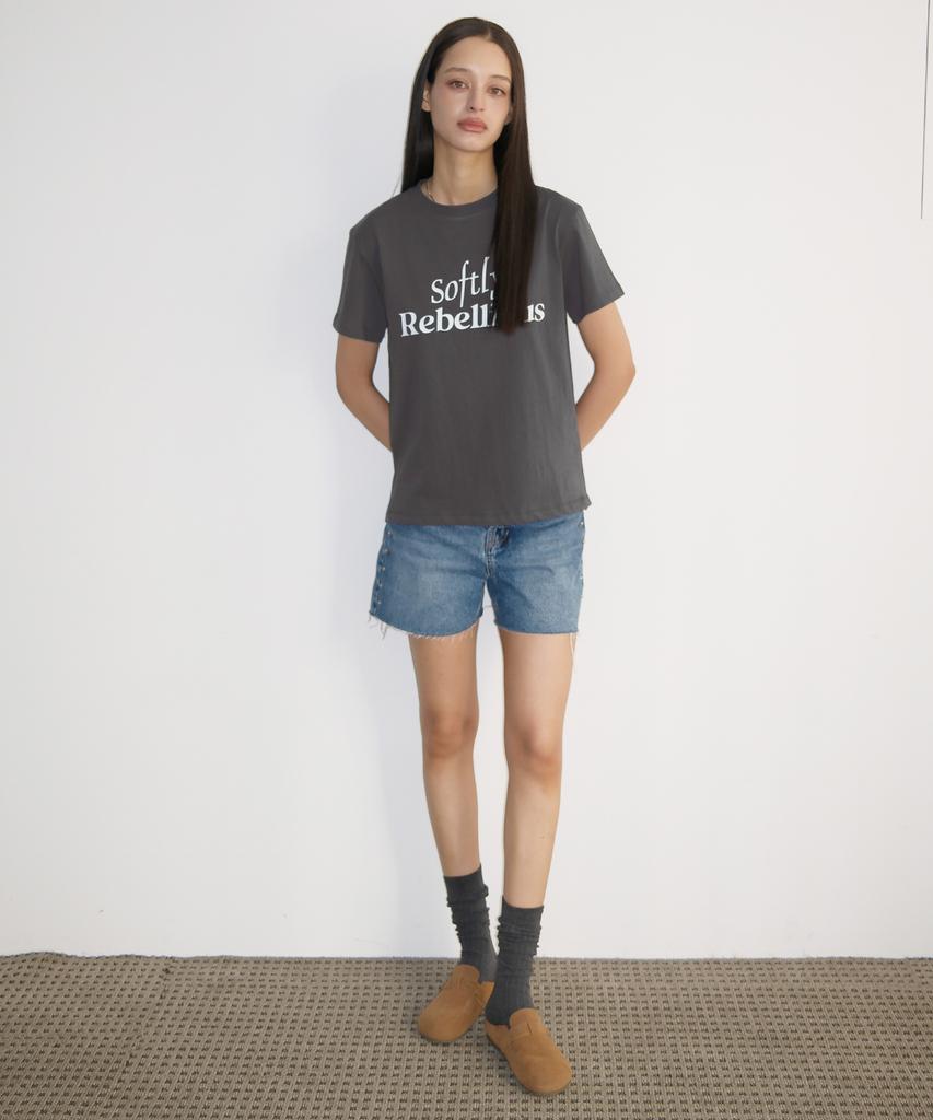 RUSTIC REVERIE Softly Rebellious Relaxed T-Shirt [Charcoal]