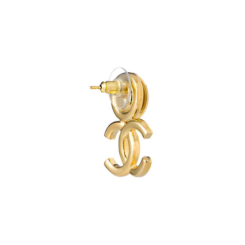 CHANEL metal and resin earrings pink