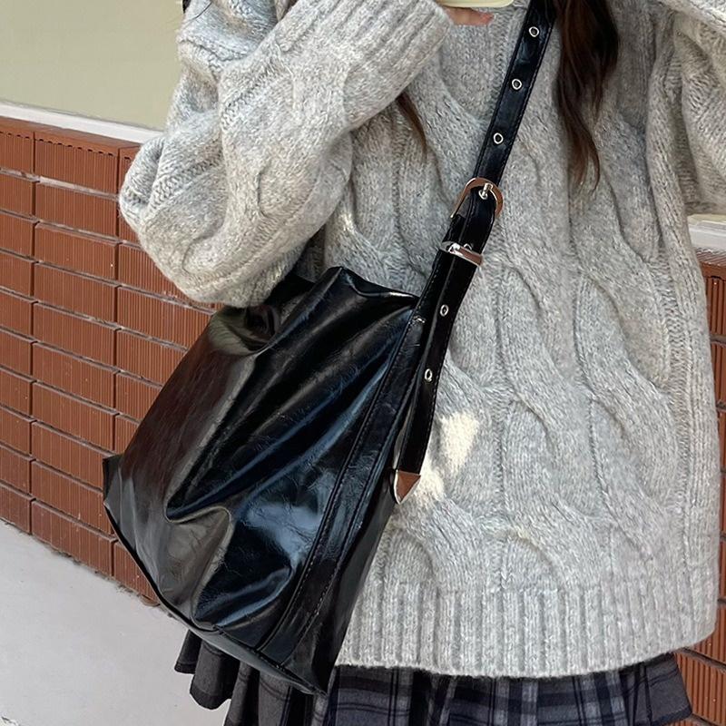 2026 New Women Black Soft Leather Large Capacity Tote Bag Fashi Lady Korean Casual Shoulder Bags Female Commute Messenger Bag
