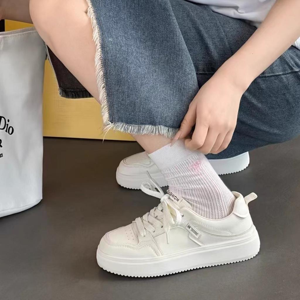 Simple and fashionable little white shoes women's 2025 autumn new Korean version of sports and leisure small people with soft soles and not tired feet