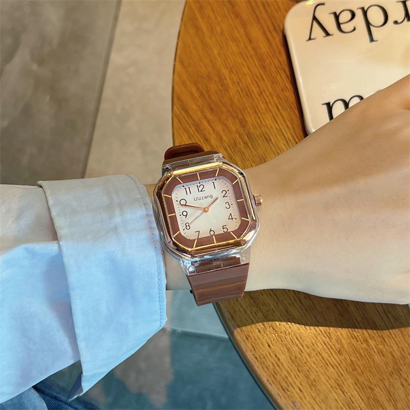 Nová módní personalizovaná jednoduchá sada hodinek Dámské hodinky Butterfly Digital Belt Fashion Watch