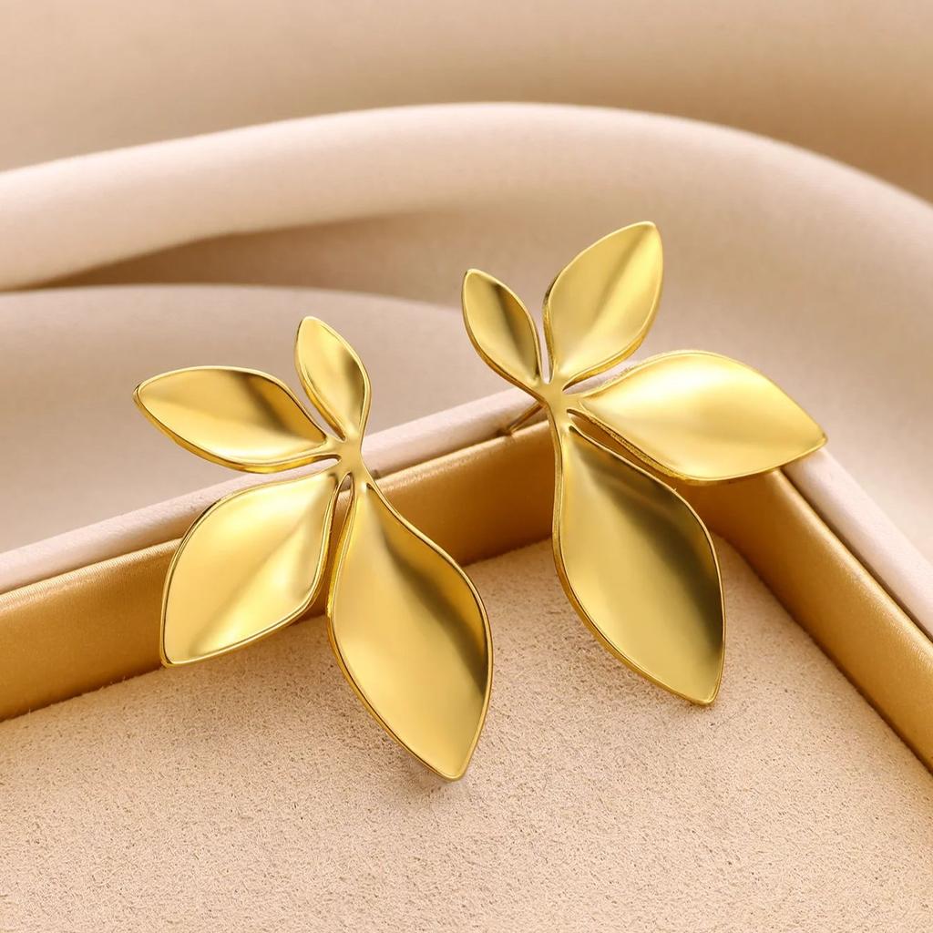 Classic Half Flower Stainless Steel Earring Women Mama 18K Gold-plated Stud Earring Wedding Jewelry Vacation Accessories Gifts