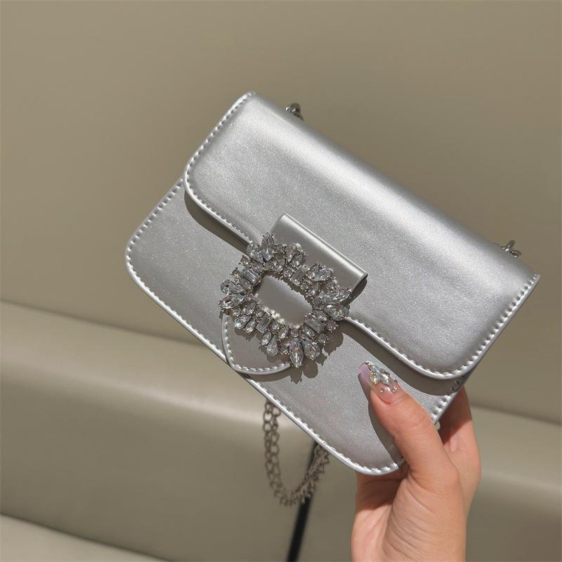 Beliebte Handtasche 2025 Frühling neue Damentasche Diamant Schultertasche Lackleder glänzend Umhängetasche Tide