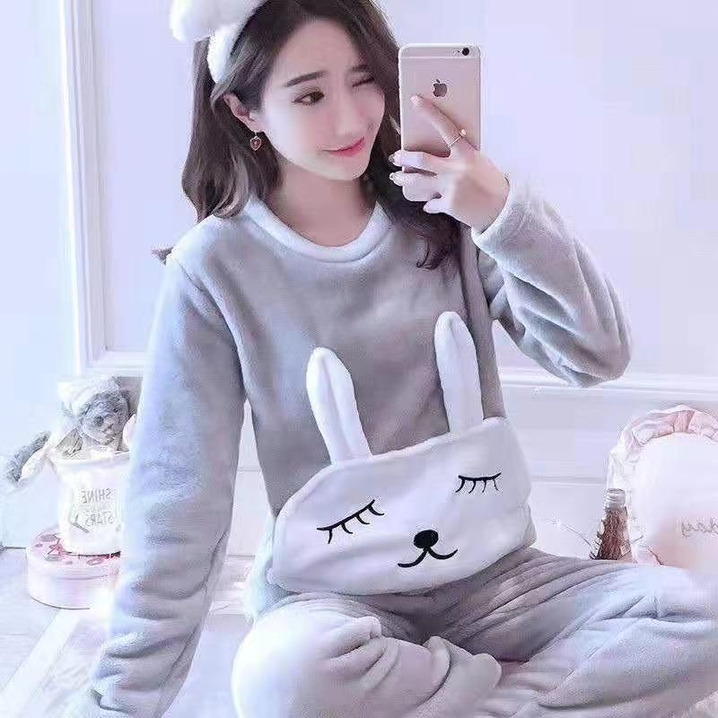 Women's Long-Sleeve Flannel Pajamas - Cute Cartoon Coral Fleece Set for Fall & Winter