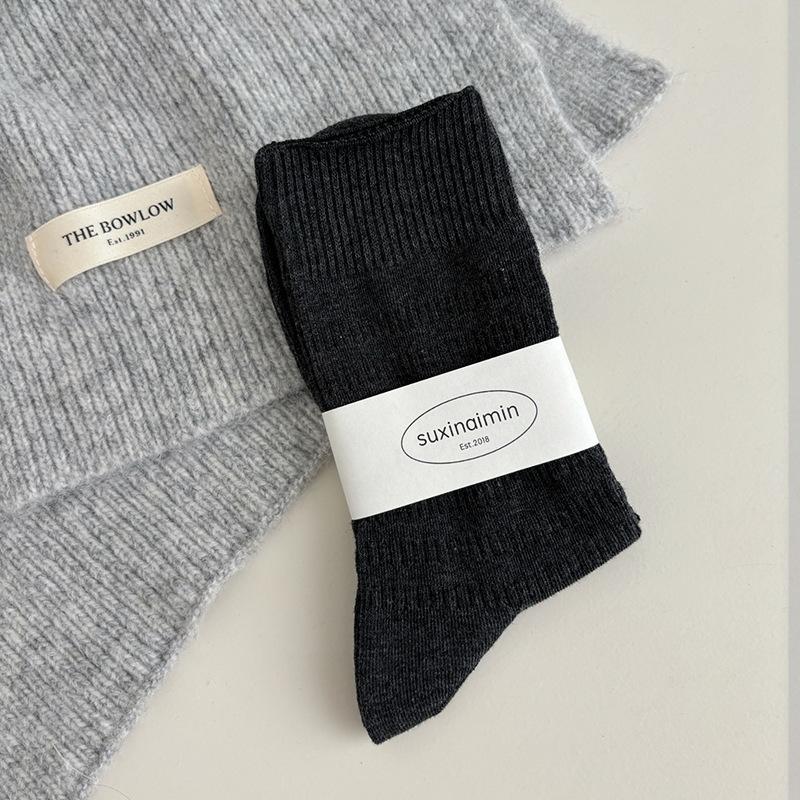 Autumn and Winter Solid Color Trendy Retro Mid-calf Pile Socks, Artistic and Versatile Socks for Women