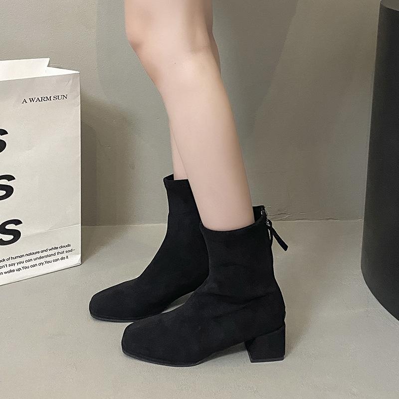 Koreanischer Wildleder-Stiletto-Kurzstiefel 2025 Herbst und Winter neu Stiletto eckige Spitze dünne kleine nackte Stiefel Stiletto eckige Spitze Kurzstiefel Damen