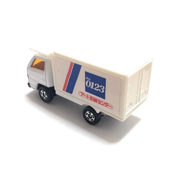 Tomica Red Box 32 Isuzu Elf Moving Truck Art Moving Center 1/78 Red TOMY Logo