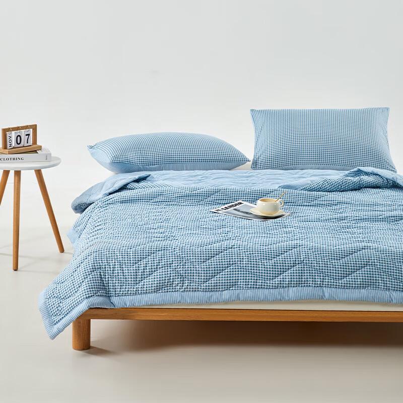 Muji Simple Grid Summer Quilt