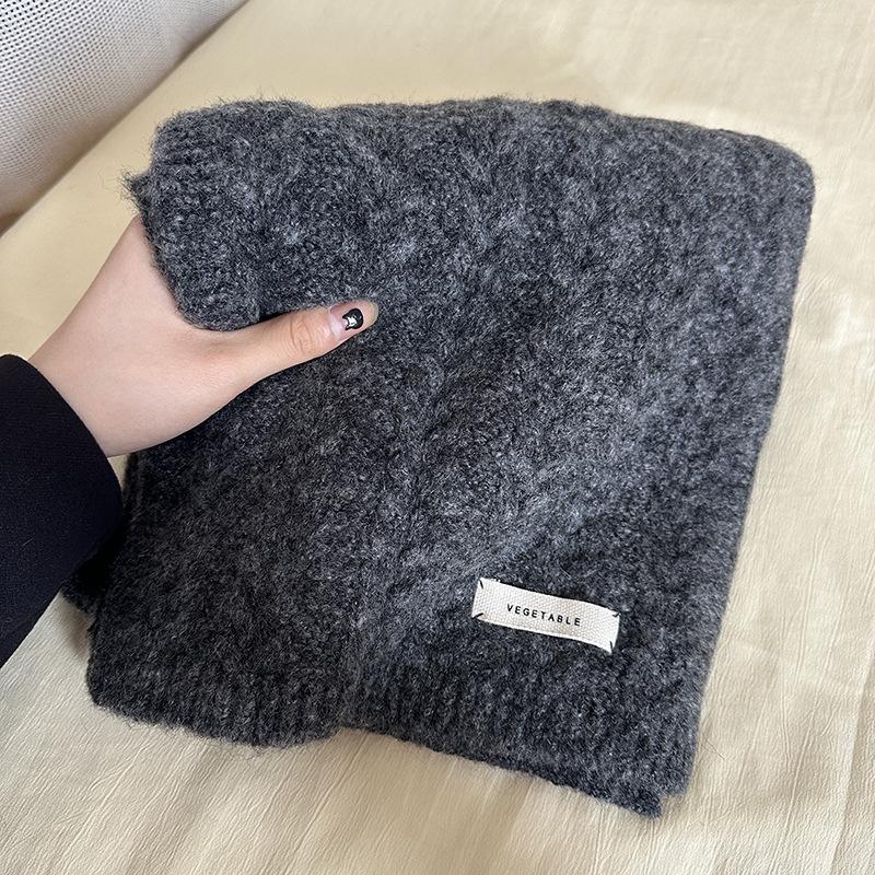 Luochi Women's Japanese Cable Knit Wool Scarf - Winter Warm & Versatile Neck Gaiter for Couples