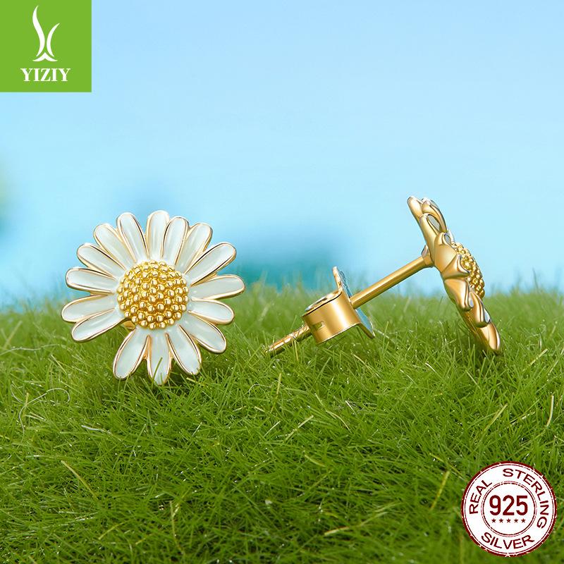 Spring Cream Green Daisy Stud Earrings For Women, Fresh And Sweet S925 Sterling Silver Temperament Earrings Earrings