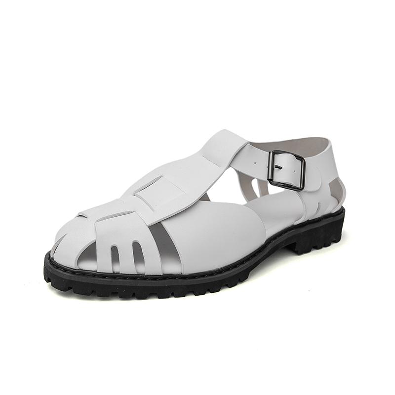 Sommer Neue Herren Gladiatoren Schwarz Weiß Lackleder Freizeitschuhe Atmungsaktive Strandsandalen Outdoor Hausschuhe Übergröße