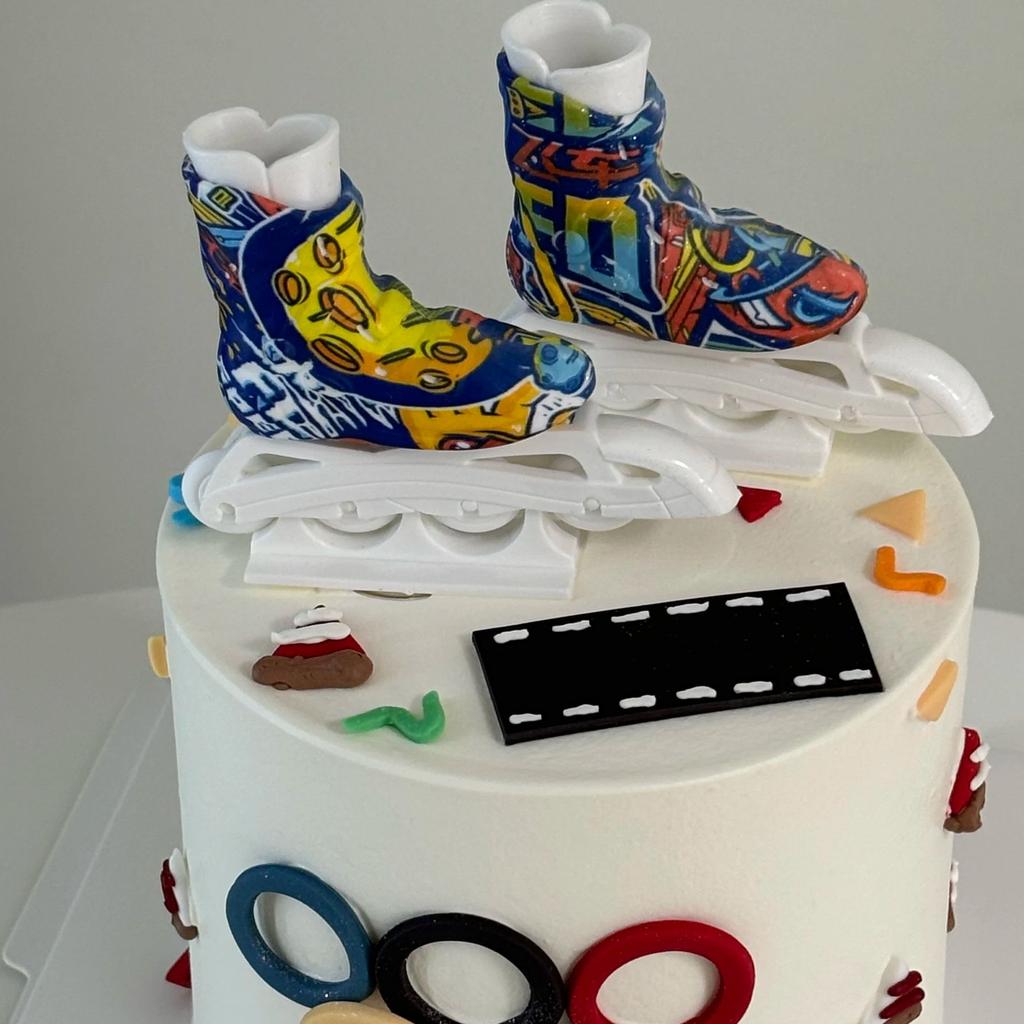 Finger Skating Shoes Classic Colors Mini Finger Roller Skating Shoes Scooter Children'S Stress Relief Toys Desktop Decoration