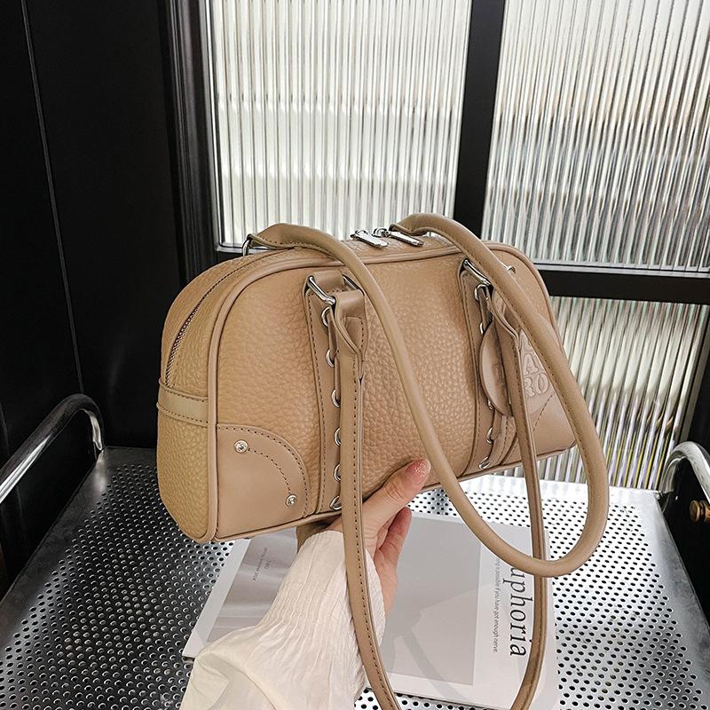 

Сумка большой вместимости женская весна и лето универсальная 2025 новая нишевая на одно плечо подмышечная сумка повседневная сумка-подушка хаки