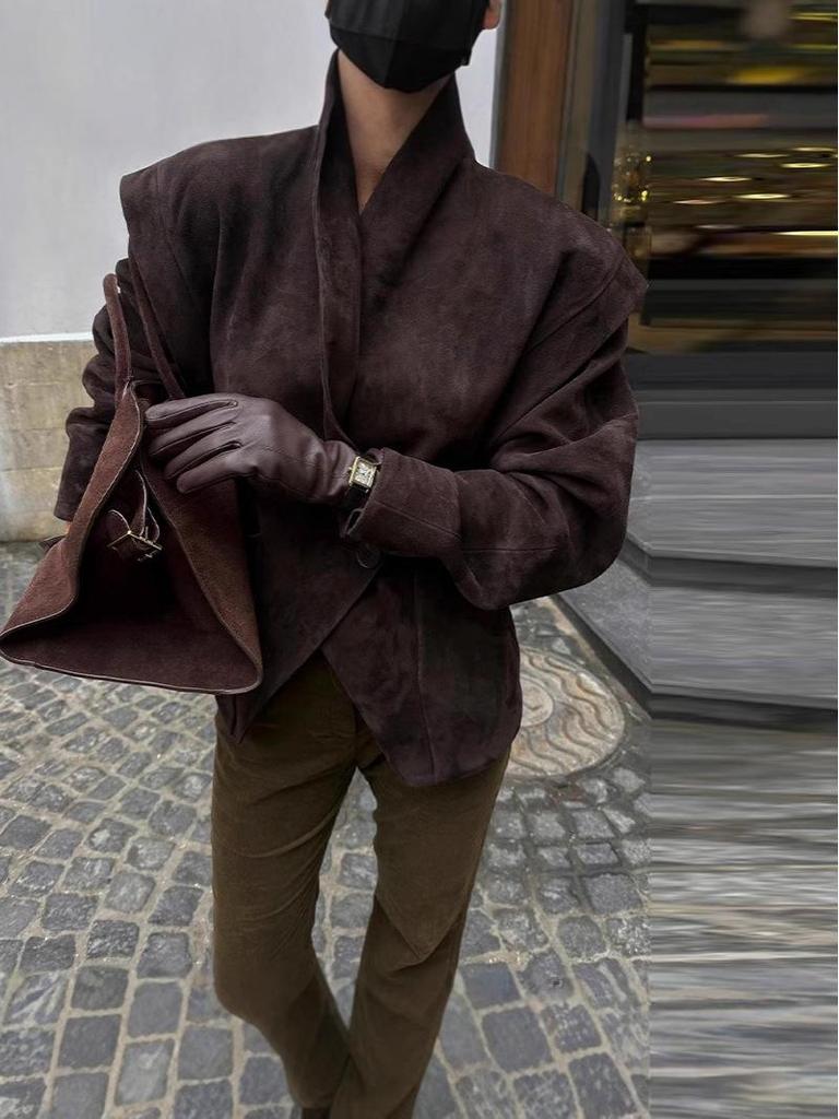 In Stock: Elegant Turn-Down Collar Waist-Cinching Single-Button Coat - European & American Style Fashion 2025