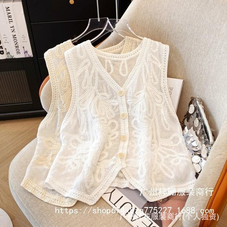 Literary and thin embroidered lace vest vest women's new casual style blouse temperament top apricot cotton