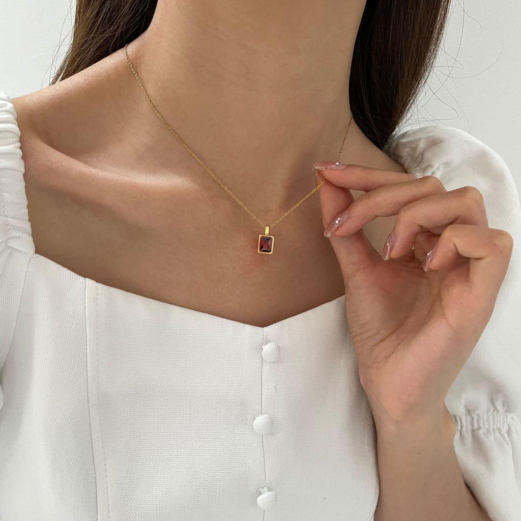 Elegant French-Style Color Zirconia Necklace with 18K Gold-Plated Titanium Clavicle Chain