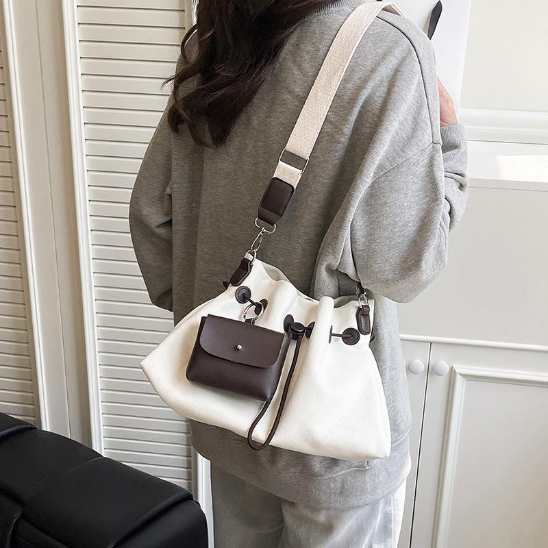 Canvas bag women's large-capacity new autumn and winter drawstring shoulder messenger bag premium pleated bucket bag