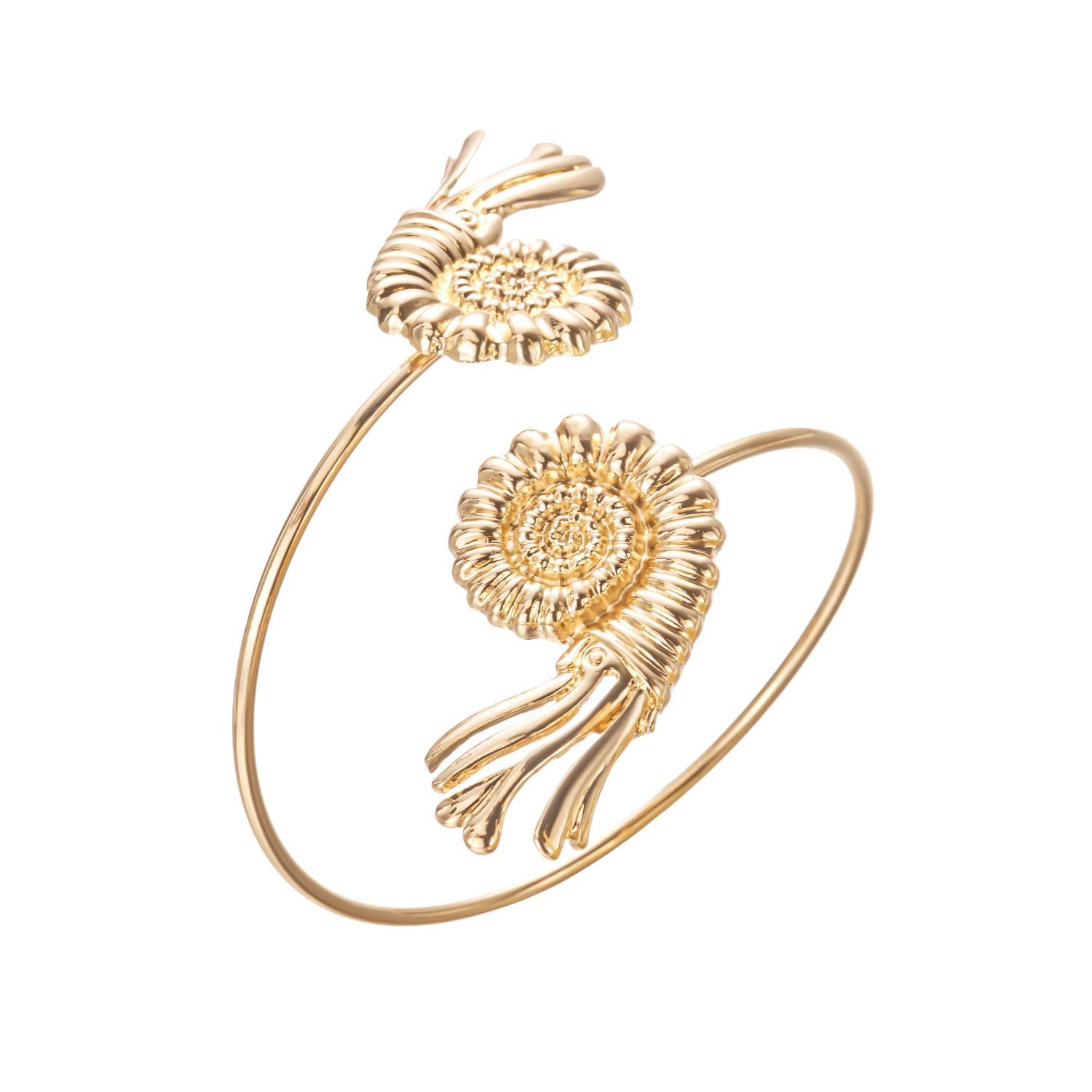 

Vintage Conch Upper Arm Bracelet for Women Elegant Gold Plated Conch Charm Open Adjustable Bangle Vacation Jewelry Gift