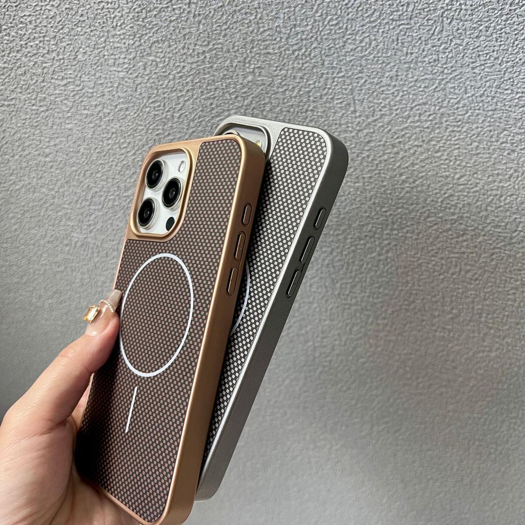15 16 17 Pro Max Carbon Fiber Texture Magnetic Wireless Charging Phone Case for IPhone 16 Plus Matte Leather Protection Shell