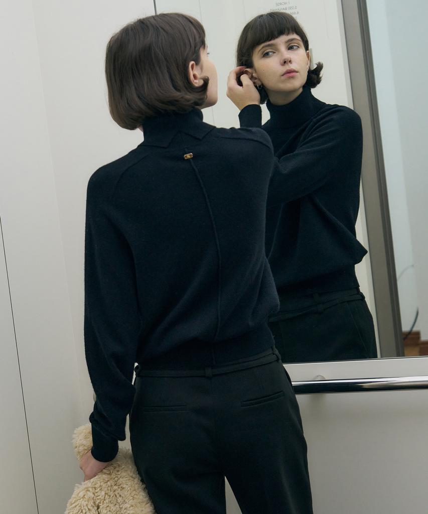 Deuloupisumeon Cashmere Wool Slit Turtleneck Pullover Knit [Camel]