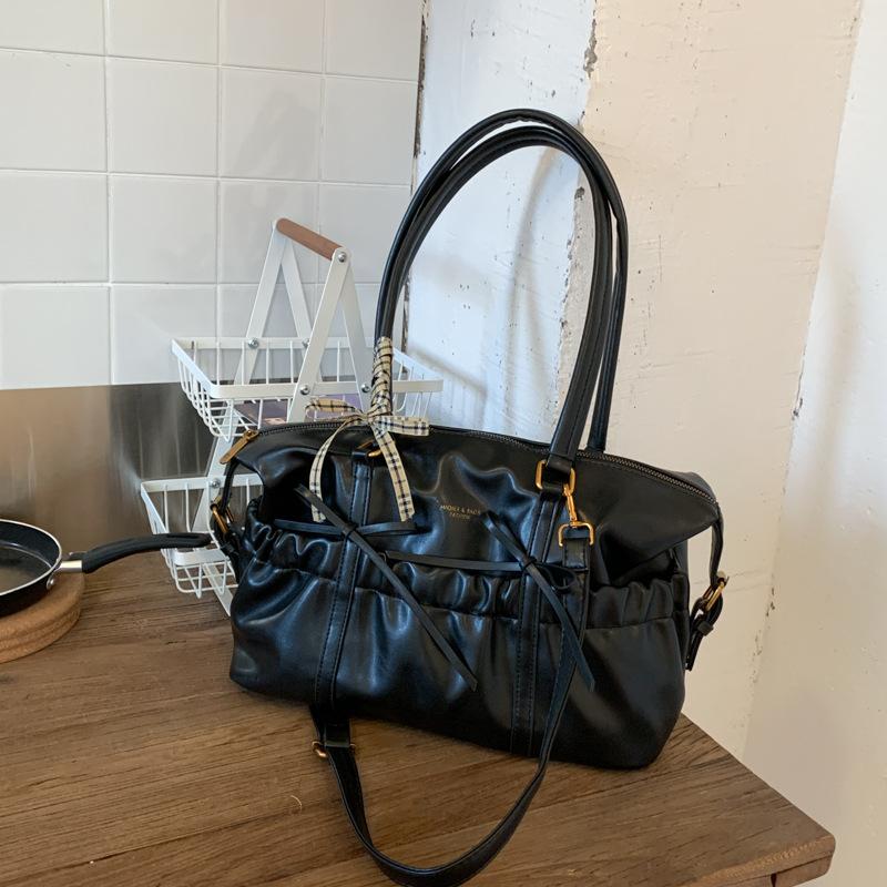 

Vintage pleated underarm bag women s 2025 new trendy Korean version portable bowling bag large capacity shoulder tote bag чёрный