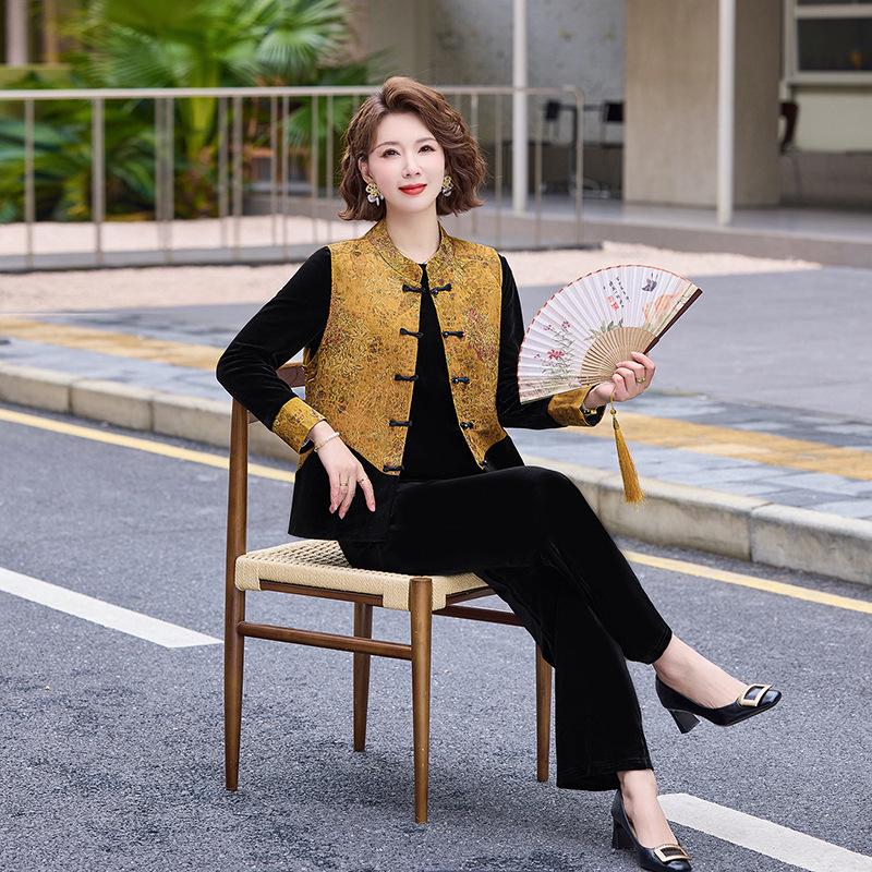 

2026 Stylish Retro Velvet Suit for Middle-Aged & Elderly Mothers - Spring/Autumn Vest Jacket in Chinese National Style XL [90-105 jin]