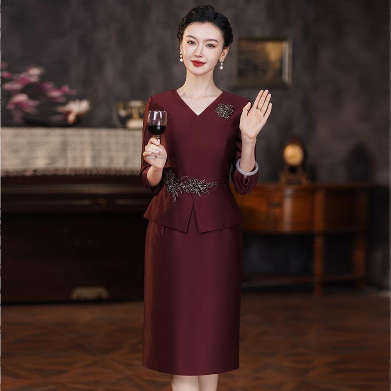 2025 Elegant Young Mother of the Groom Slimming Faux Two-Piece Dress