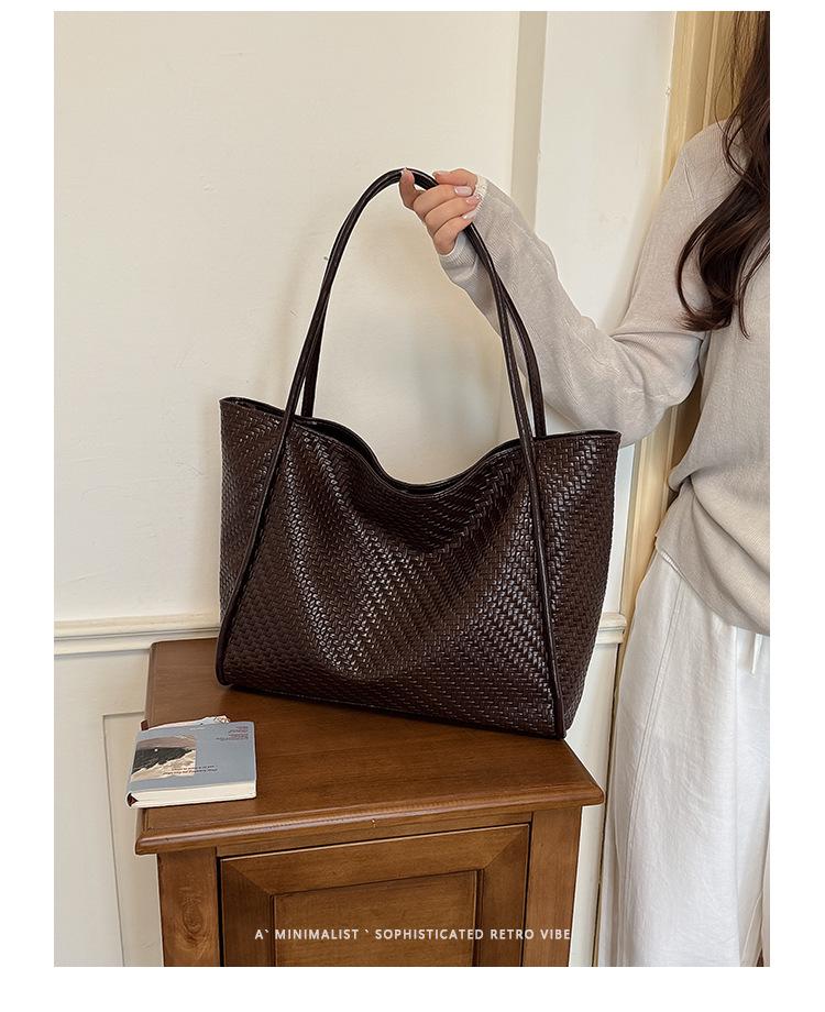 Stylish Autumn 2026 Women's Woven Tote Bag - Large Capacity, Single Shoulder Design