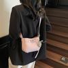 Premium Sense Hand Bag Women's New Fashion Casual Versatile Shoulder Bag Commuter Messenger Bucket Bag