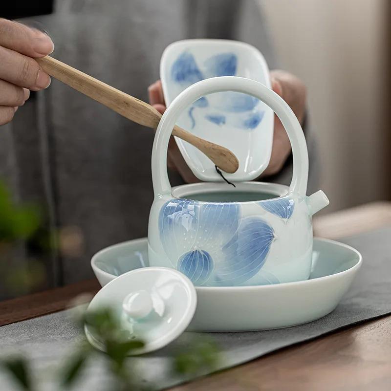 200ml Hand Painted Beam Pot Ceramic Teapot Single Pot Household Japanese Engrave Lotu Tea Maker With Filter Kung Fu Teaware Set