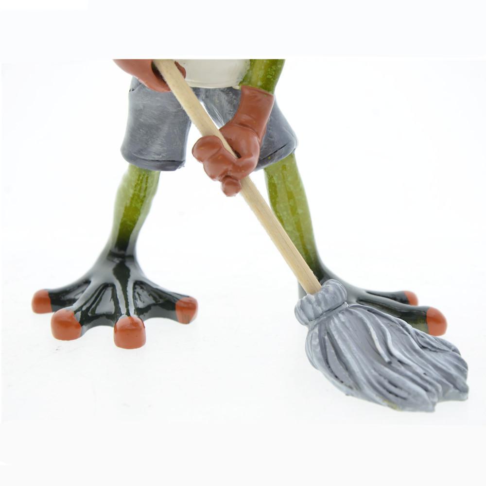 Cute Cartoon Frog Statue Mopping The Floor Frog Figurines Tabletop Ornament Personalized Home Office Animal Model Decoration