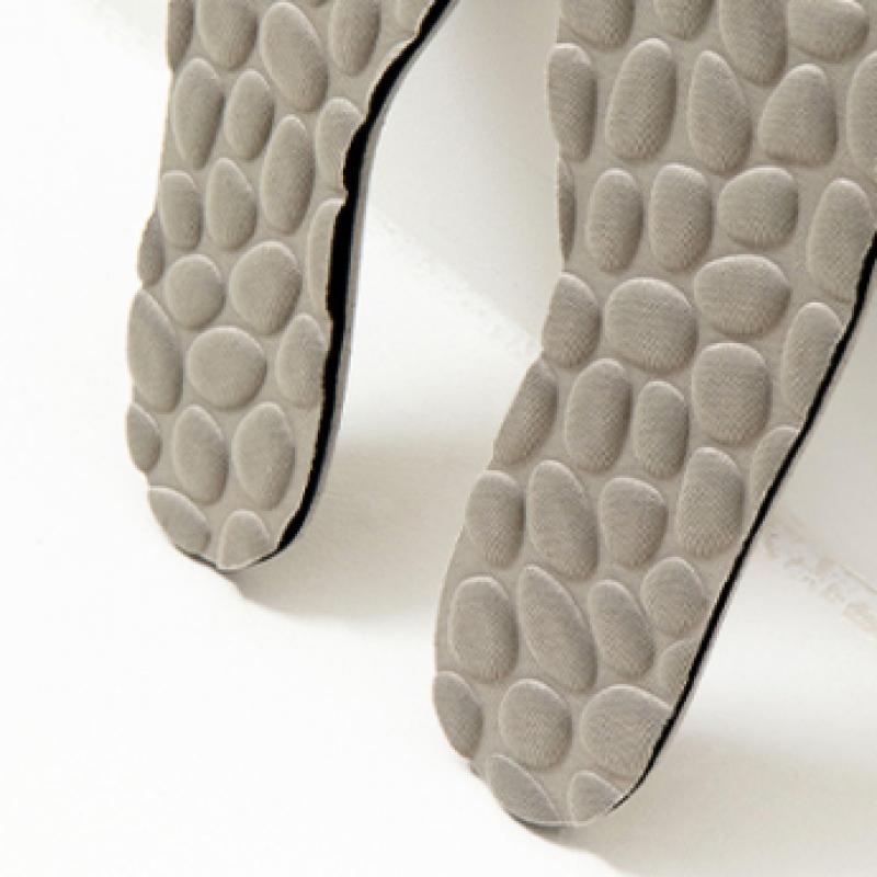 Daiso Embossed Cushion Insole 220 To 250 Mm