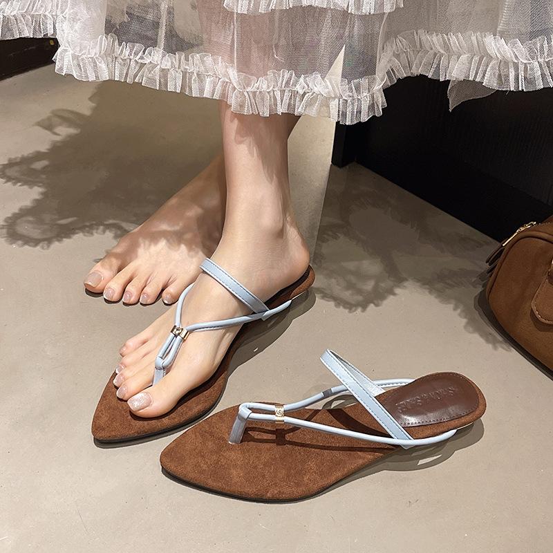 Pointed French Wedge Heel Retro Cool Slippers Women's Outer Wear 2025 Summer New Niche Herringbone Thin Strap Roman Cool Slippers