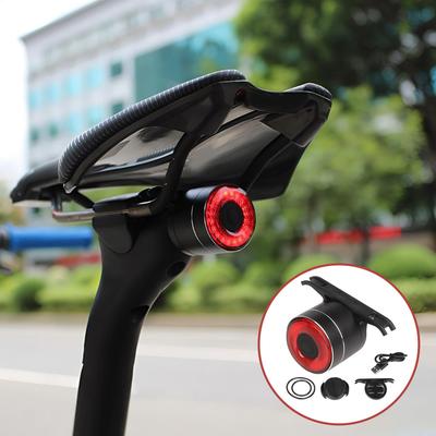 Feu Arrière de Vélo Intelligent LED Étanche Détection de Freinage Pour Randonnée Route de Montagne Trajet Quotidien Camping Plein Air