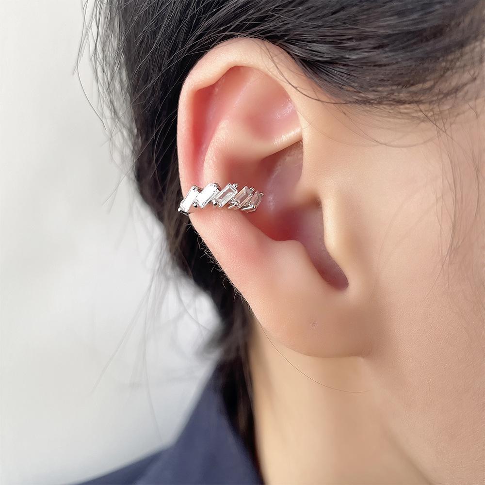 Korean Style Irregular Shiny Gear Ear Cuff, No Piercing Needed, Versatile and Chic for Autumn