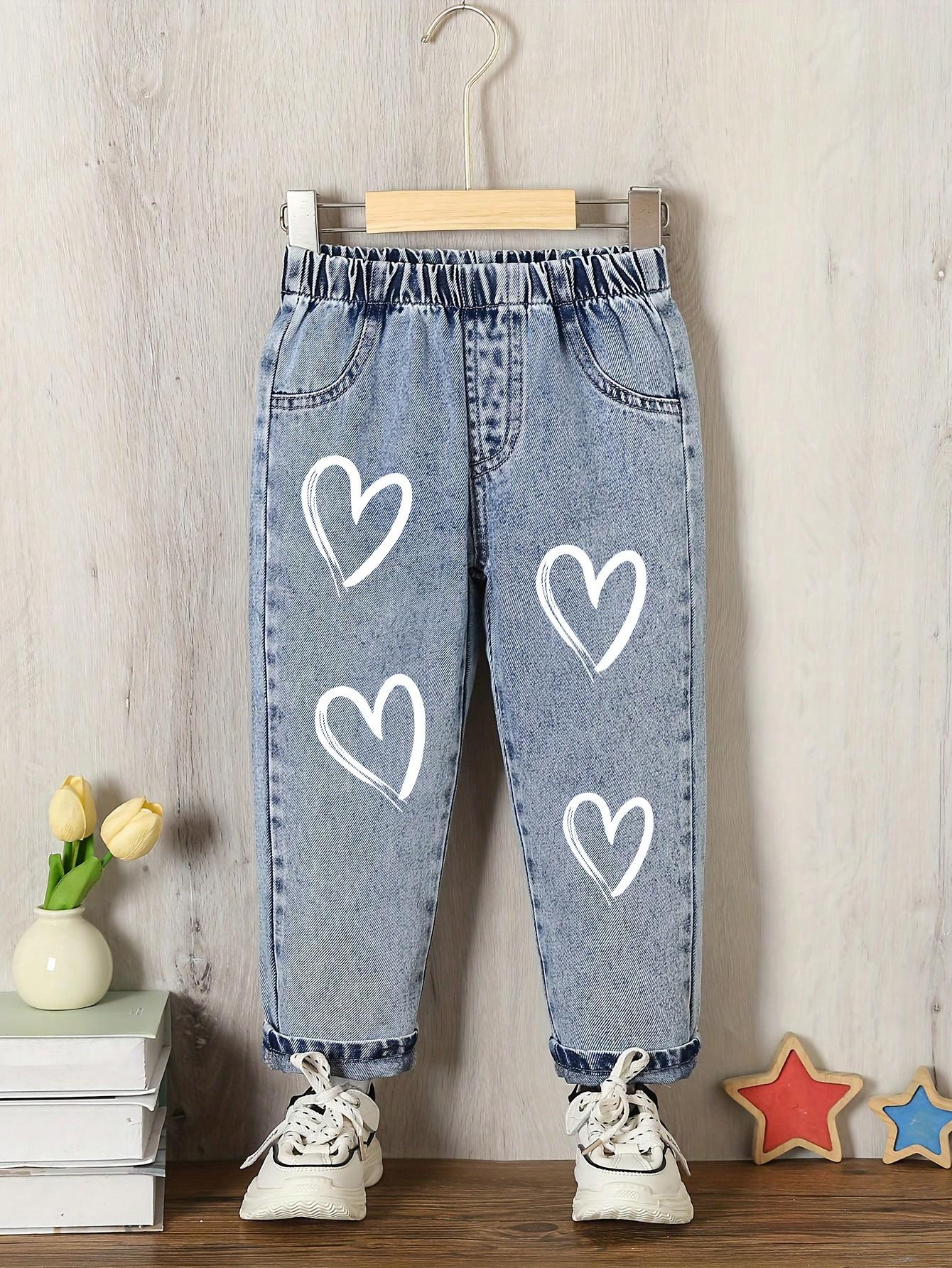 Single-piece set of simple outdoor casual fashion tapered jeans for little girls with cute heart pattern, perfect for spring and summer. 4Y светло-синий
