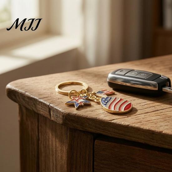 Star Shaped Keychain Independence Day Pendant, Enamel Zinc Alloy Key Holder with Feather Design USA Letters Stars Hearts Patriotic Design, American